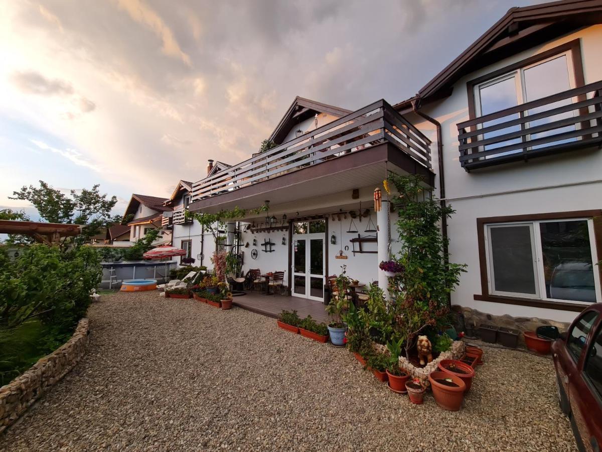Casa Aryan Apartment Sanpetru Exterior photo