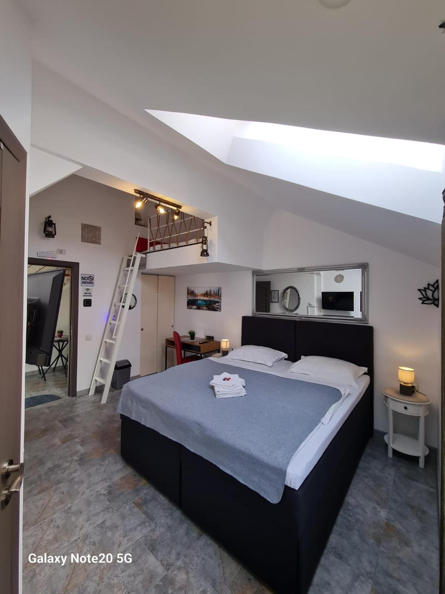 Casa Aryan Apartment Sanpetru Exterior photo